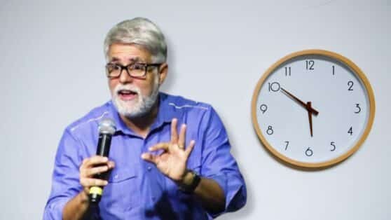 Cláudio Duarte Quando É Fora do Tempo Deus Não Dá