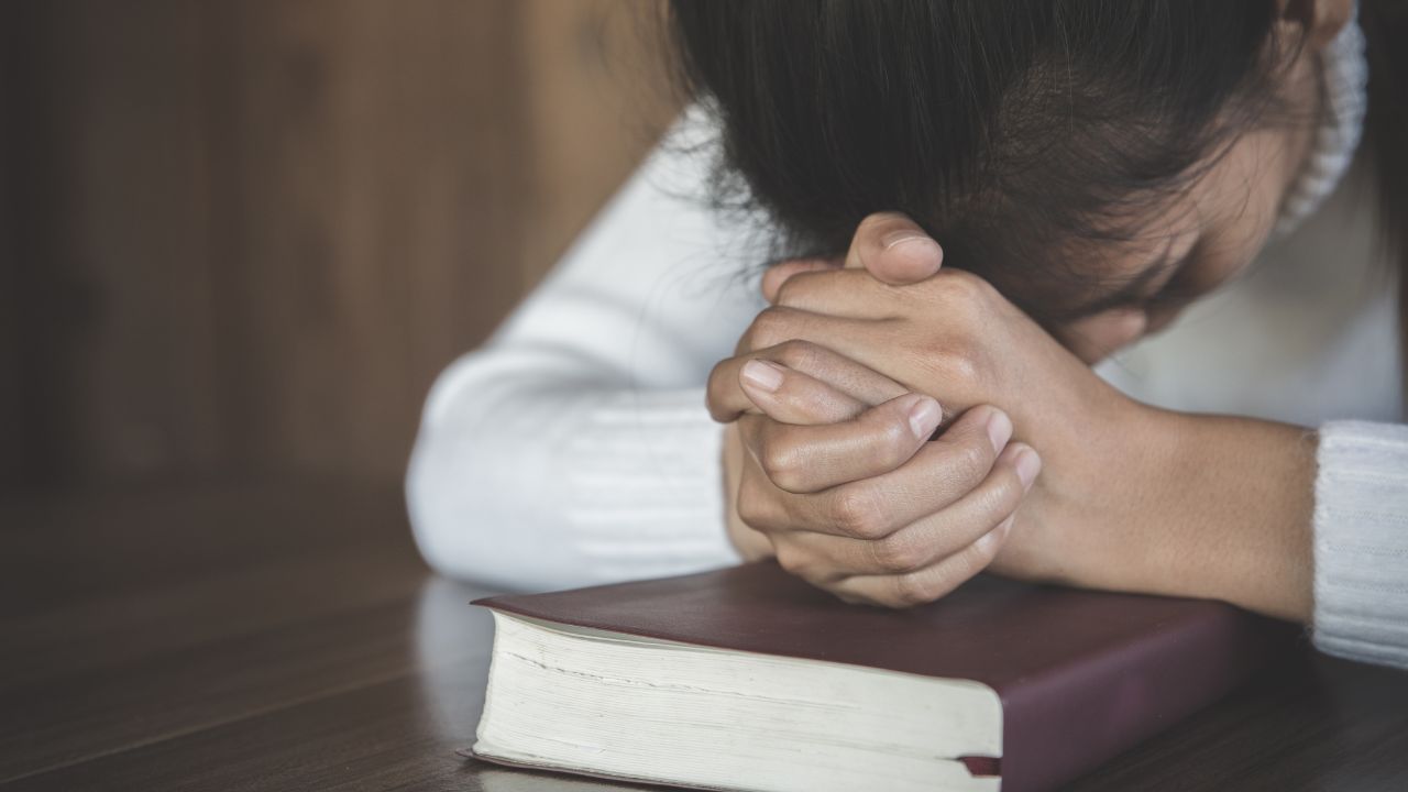 Versículos de Arrependimento para Salvação na Bíblia