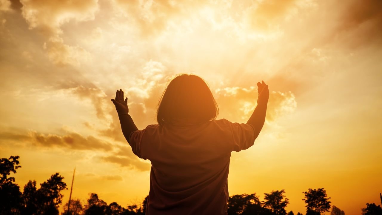 Benefícios da Adoração Transformação e Crescimento Espiritual