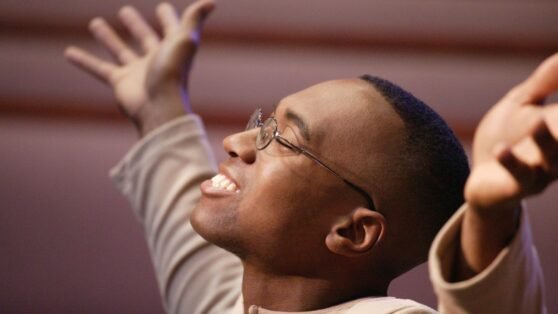 Devocional A Importância da Adoração - Uma Jornada de Entrega e Transformação